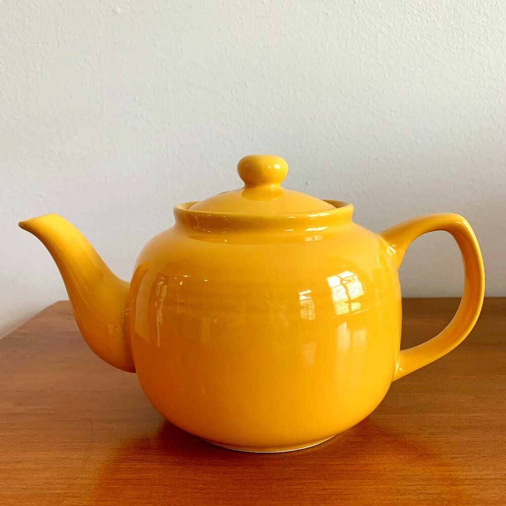 Bright Yellow Ceramic Teapot - Classic Serveware